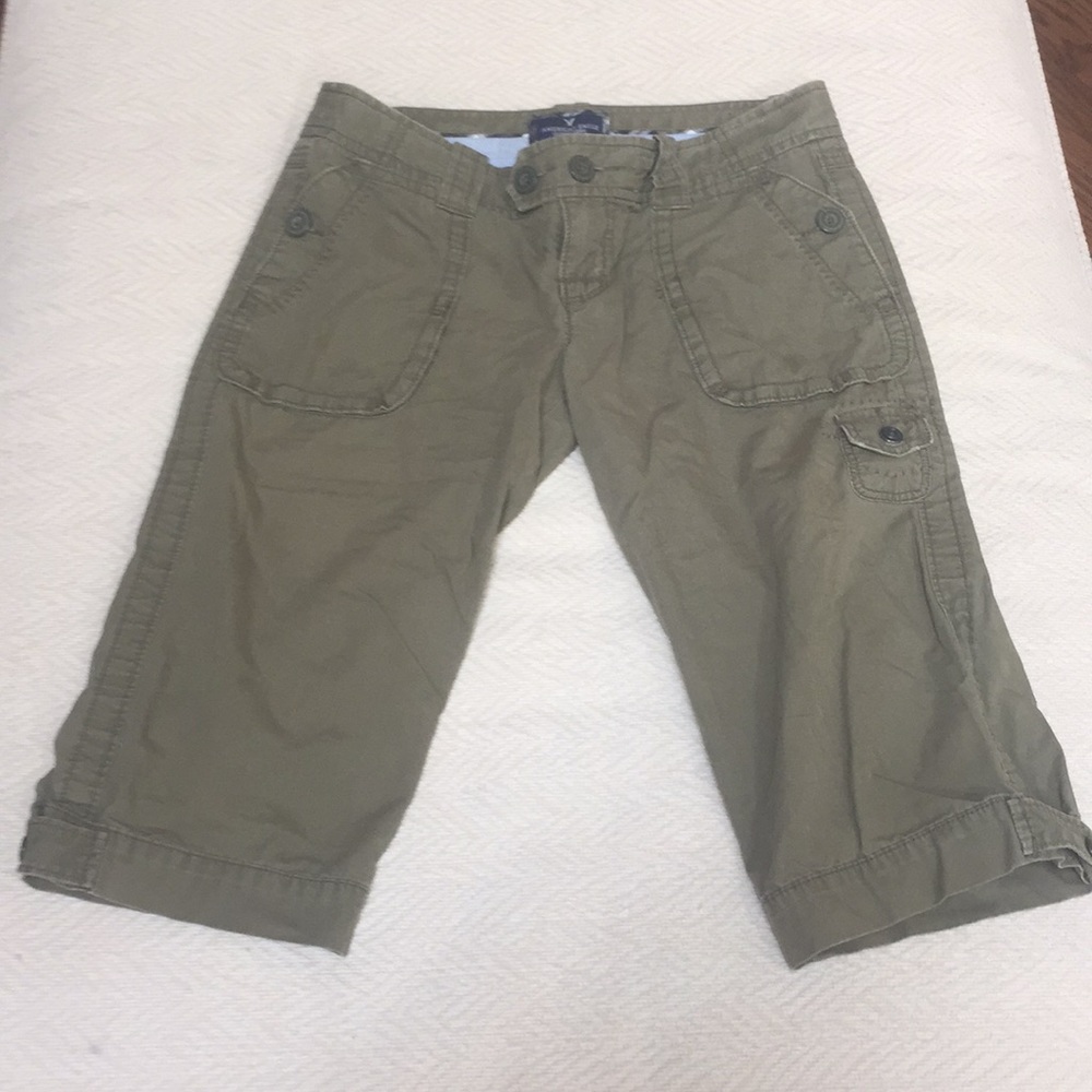 American Eagle Capri pants/shorts green size 4